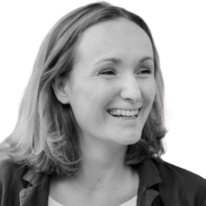 tina_röbel_profil_SW-removebg